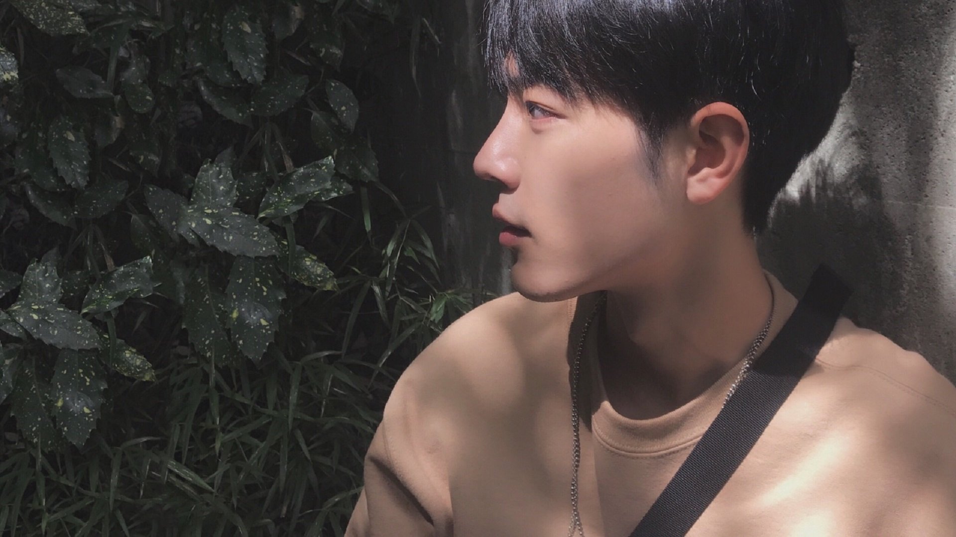 爱游戏综合娱乐-“法甲追逐战：多队争夺首位，战况激烈”，法甲的强队